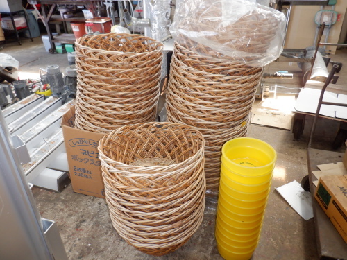 銭湯用品中古品特価販売、手すり、脱衣カゴ、松竹錠、etc・・・_f0228240_16370772.jpg