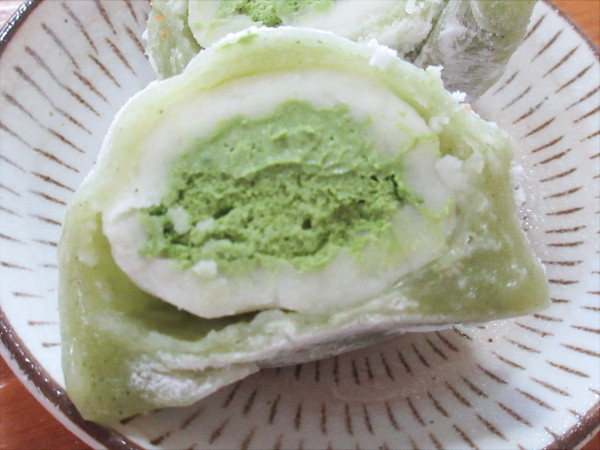【陶都菓匠 虎渓】生くりーむ大福(抹茶)_c0152767_15344901.jpg