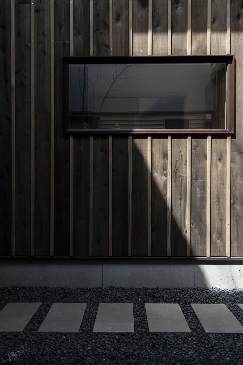真砂の家の中庭と外観 竣工写真1_b0349892_10265777.jpg