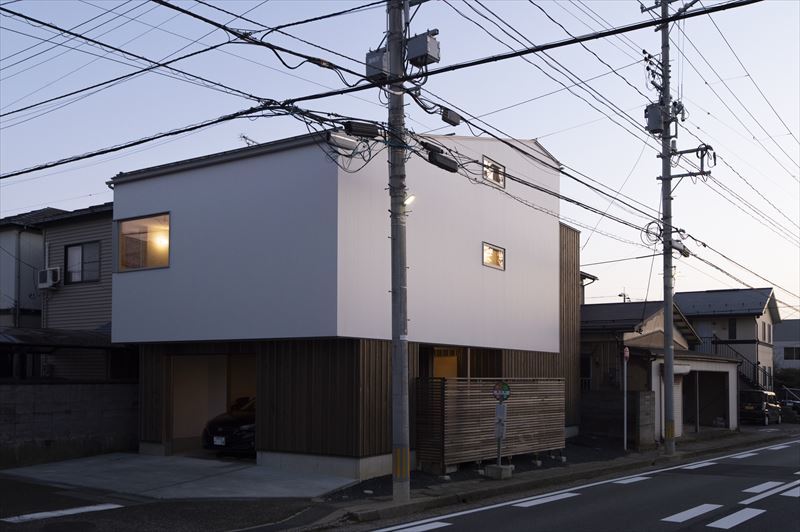 真砂の家の中庭と外観 竣工写真1_b0349892_11034693.jpg