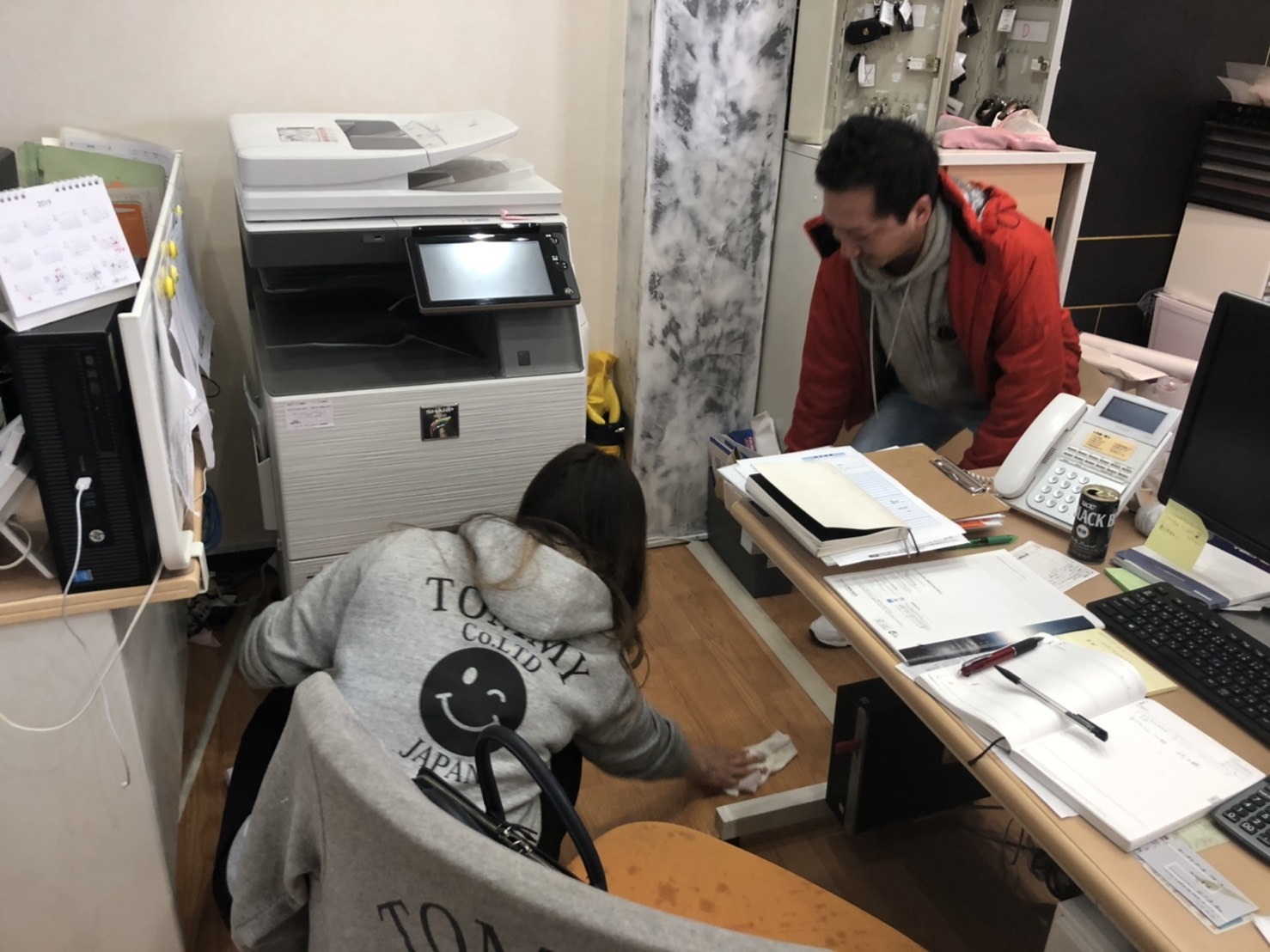 4月2日(木)本店ブログ★ トラックもあります!!! ランクル ハマー エスカレード TOMMY_b0127002_17244557.jpg