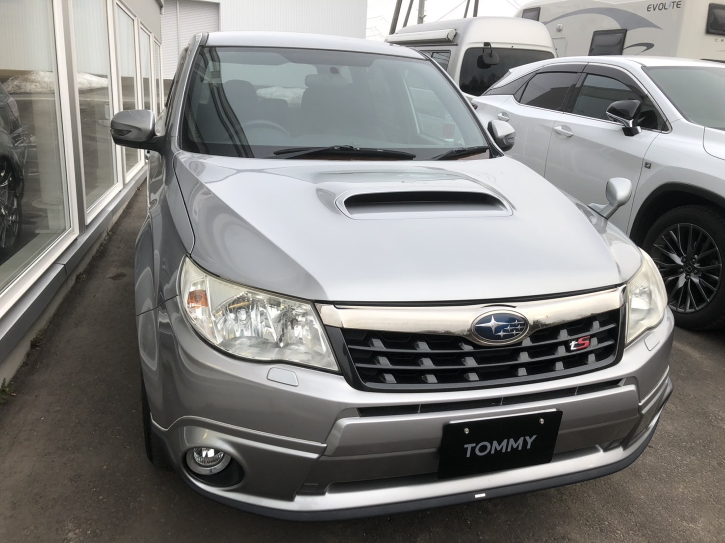 4月2日(木)TOMMYBASEブログ★フォレスター限定車あります!!レクサス・カスタムセダン★自社ローン全国対応!!_b0127002_20074021.jpg