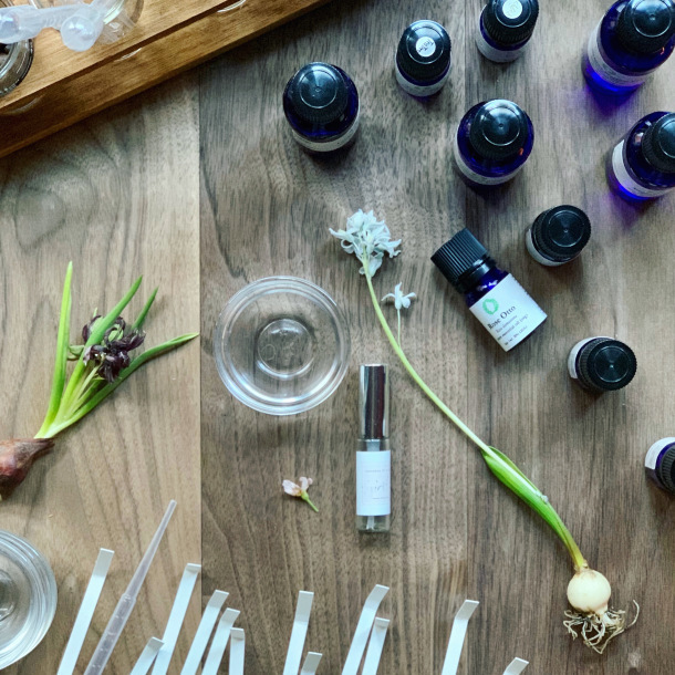 レッスン「A Whiff of Scent〜春に纏う〜」中止のお知らせ_e0404027_23190275.jpeg