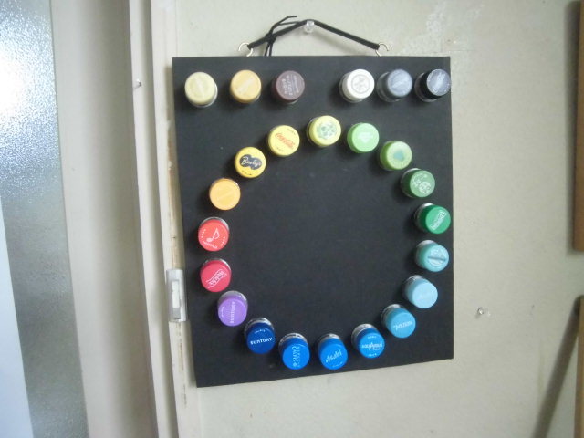 ペットボトルキャップで色相環 中学美術 色彩授業の導入教具 図工美術okayama