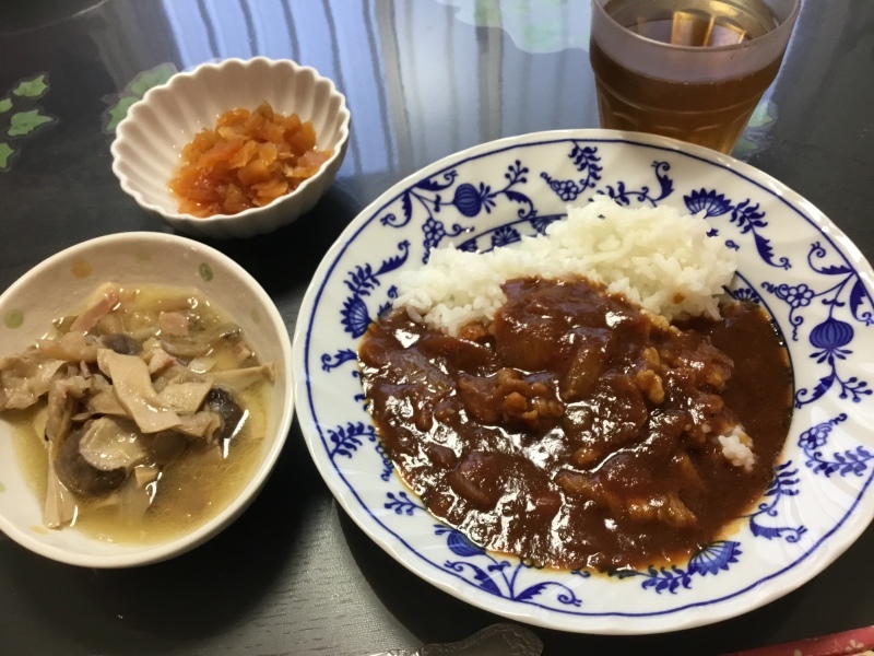 夕食 ビーフカレー きのこソテー 福神漬け 今日の献立 夕食 ビーフカレー きのこソテー 福神漬け 今日の献立