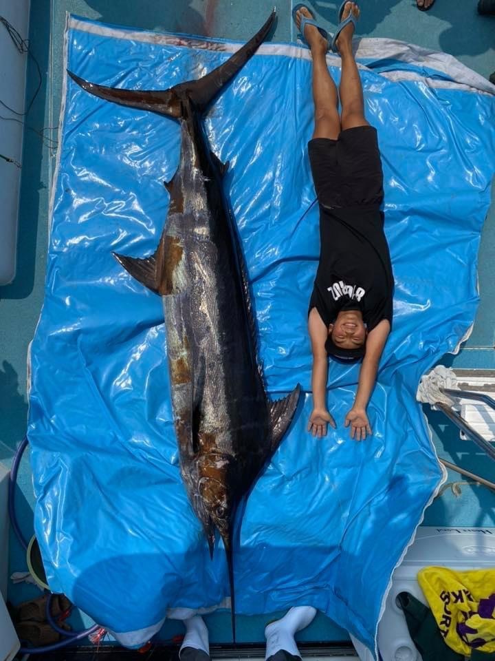座間味島でクロカジキ_f0009039_17573862.jpeg