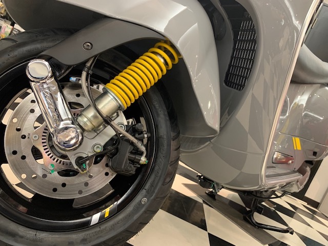 ベスパ GTS Super Tech 300 入荷してます!_d0099181_18520681.jpg
