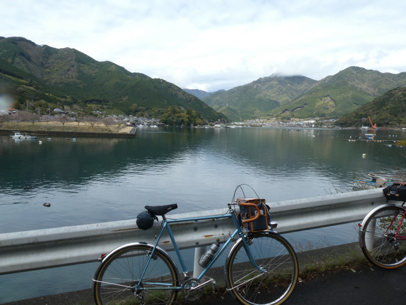 尾鷲〜熊野市間のリアス式海岸を行く_d0383596_23113321.jpg