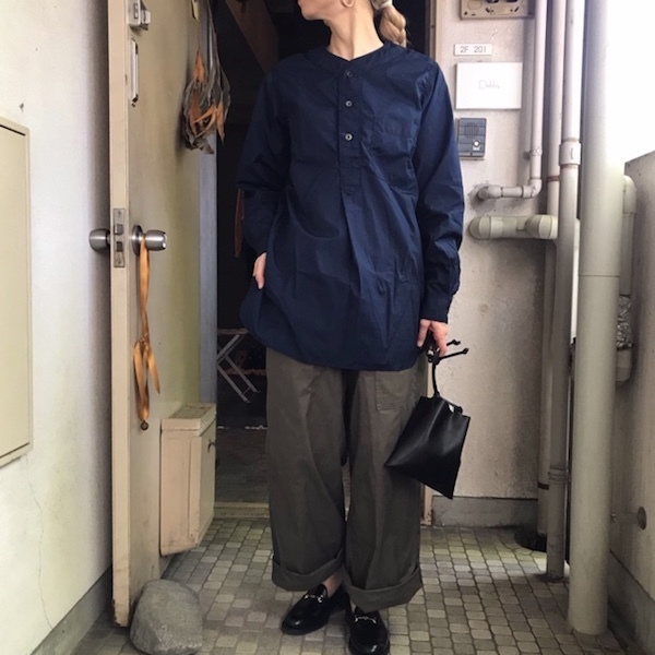 ネイビーカラーのシャツ_d0364239_16352909.jpg