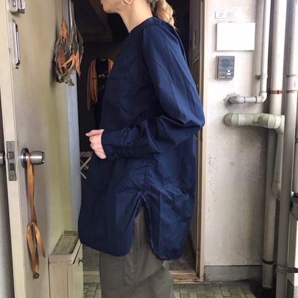 ネイビーカラーのシャツ_d0364239_16355665.jpg