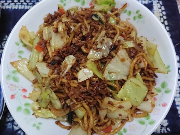4/5夜勤明け お家で作って美味しく食べよう! シマダヤ 鉄板麵縁日ソース味_b0042308_17595740.jpg