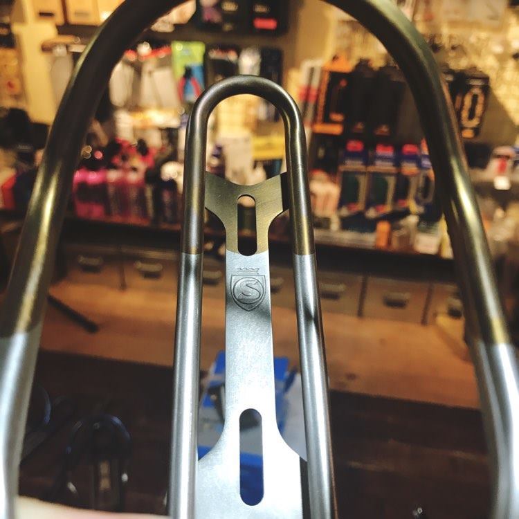 逸品御紹介 SILCAのチタンボトルケージ限定カラー : 盆栽自転車店ブログ