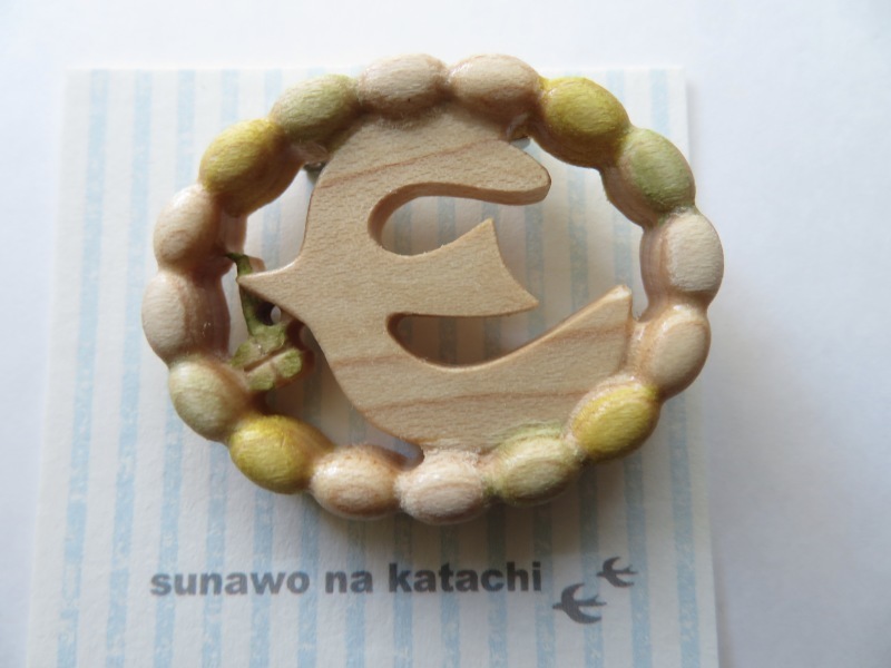 素直な形の木のブローチ　sunawo na katachiと、西山別院の桜_f0129557_08384566.jpeg