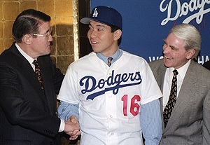 野茂英雄〕大リーグ救った「竜巻」1995年野茂英雄トルネード 野茂英雄〕大リーグ救った「竜巻」1995年野茂英雄トルネード