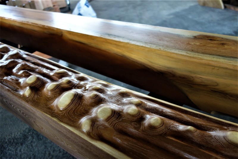 床柱 前洗い 瘤洗い 剣彫り : SOLiD「無垢材セレクトカタログ」/ 材木