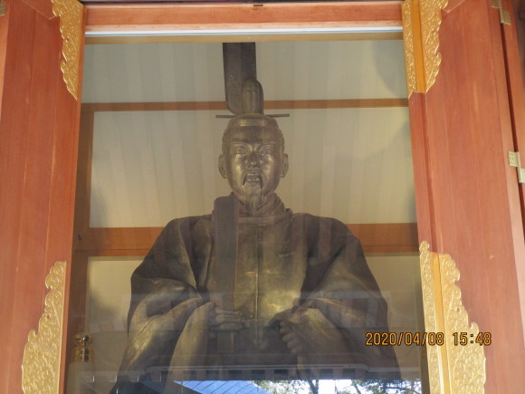 名神大社・箱崎八幡宮のクスと桜と_a0237545_16540637.jpg