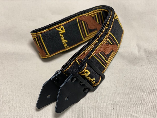 Fender”Limited Edition  Vintage Modified Monogram Strap”_e0052576_23235998.jpg