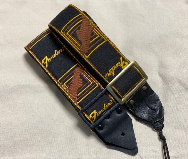 Fender”Limited Edition Vintage Modified Monogram Strap