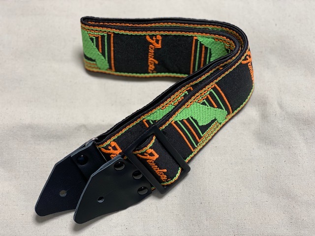 Fender”Limited Edition Vintage Modified Monogram Strap