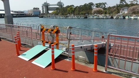 沼津港の内港に静岡県が浮桟橋!_d0050503_07574897.jpg