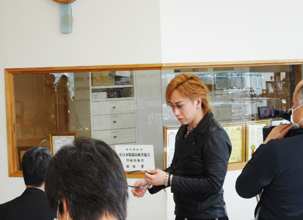 山形県内全域8チャンネルSAYさくらんぼテレビ様・テレビ番組「さくらんぼテレサーチ」に金栄堂/スポーツグラスプロアドバイザー那須丈雄出演!_c0003493_12355956.jpg