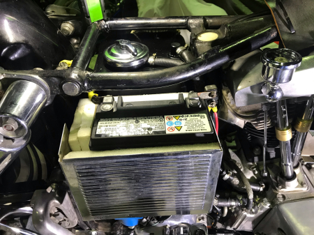 79FLHバッテリー交換 4/10/2020_c0133351_19584899.jpg