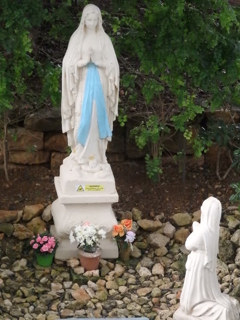緊急事態宣言四日目。。。。聖土曜日 Holy Saturday 。。。Have a good Easter Week。*。:☆.。†_a0053662_17484642.jpg