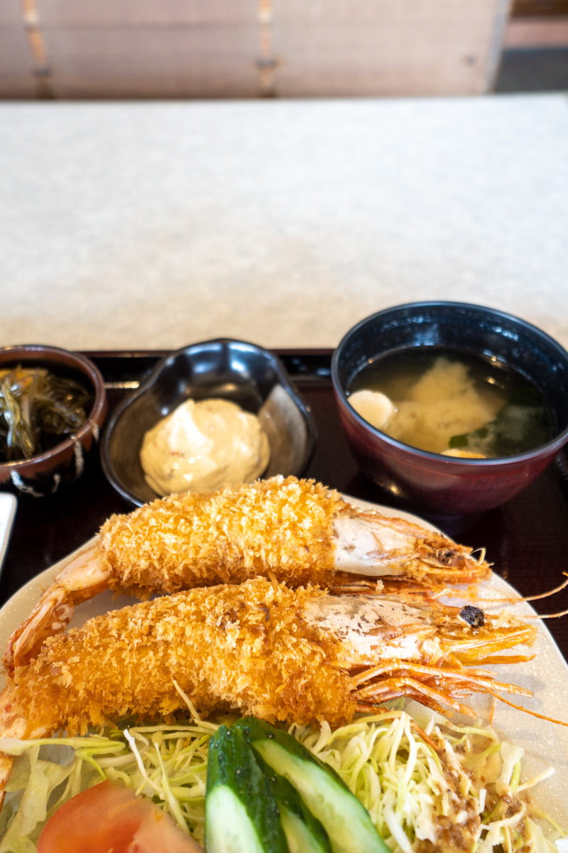 お食事処 大周で、大きいエビフライ定食_a0077663_15475549.jpg