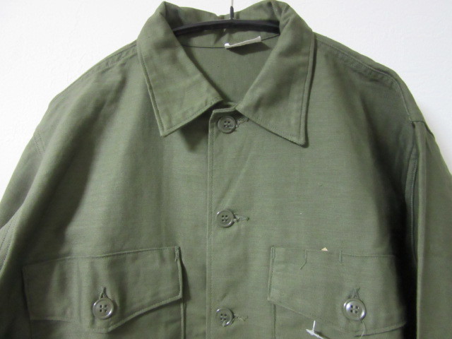 Deadstock ミリタリーシャツ_b0166471_01000915.jpg