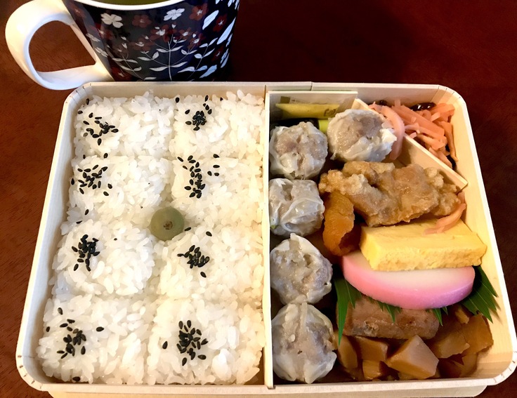 4/13在宅勤務☆今日は「シウマイ弁当」だっ!_c0212604_12402331.jpg