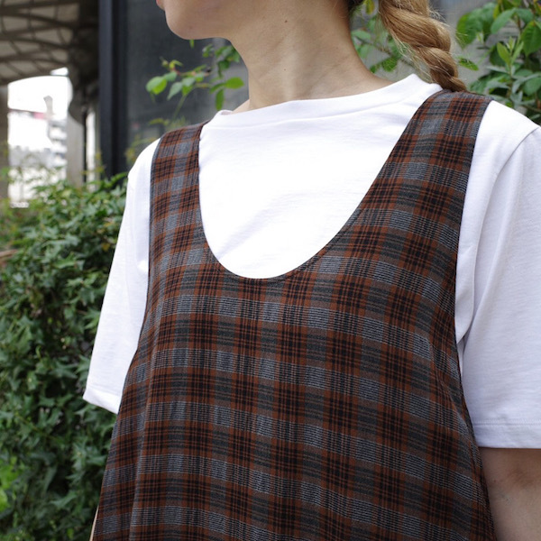 レーヨンノースリーブ COMOLI_d0364239_19295247.jpg