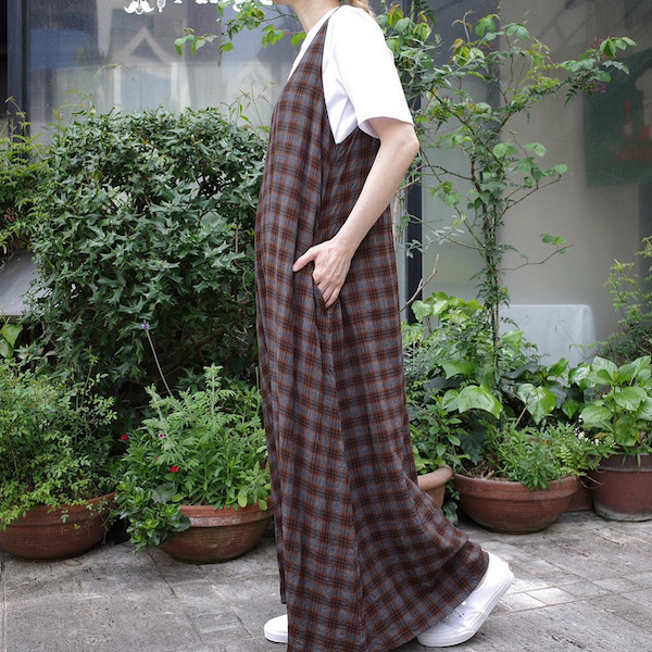 レーヨンノースリーブ COMOLI_d0364239_19303107.jpg