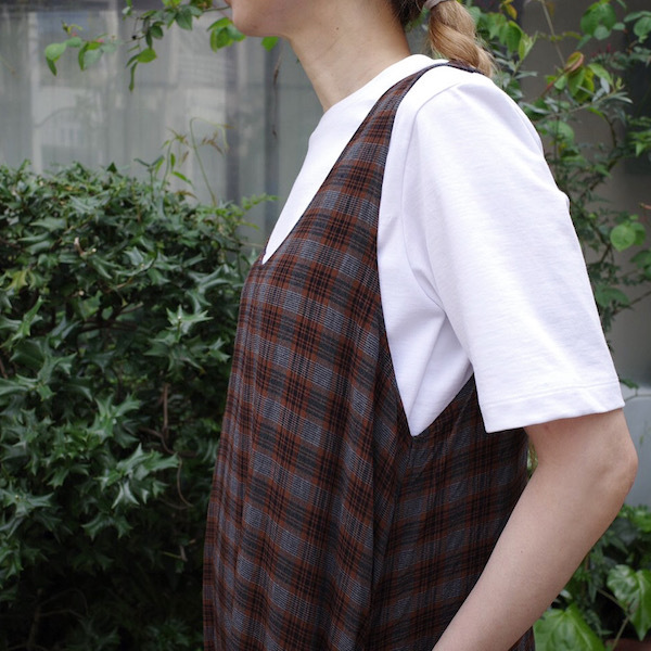 レーヨンノースリーブ COMOLI_d0364239_19304541.jpg