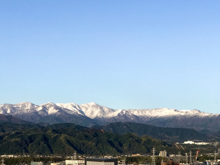 おはよう丹沢!!なんと季節外れの雪がっ?!_c0212604_621540.jpg