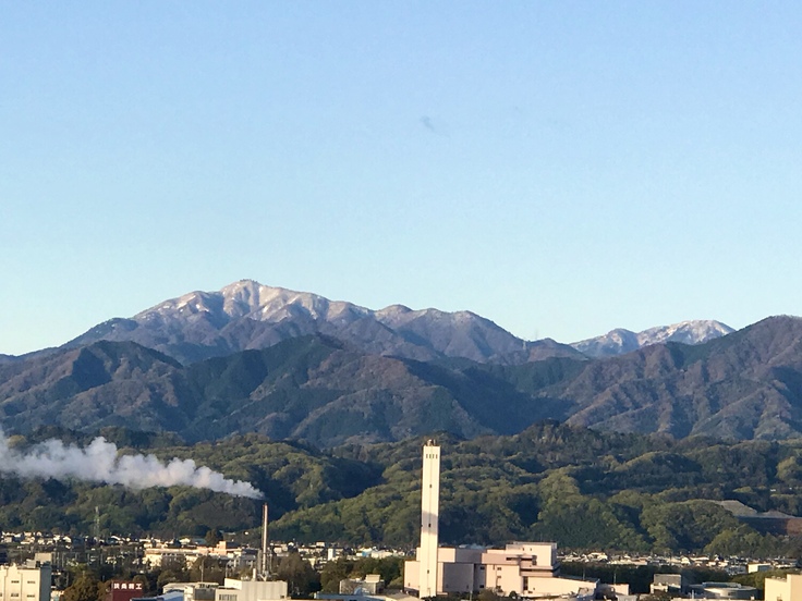 おはよう丹沢!!なんと季節外れの雪がっ?!_c0212604_62566.jpg