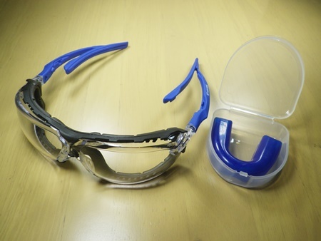 利用者の暴力には絶対に屈しない_b0312424_15105654.jpg