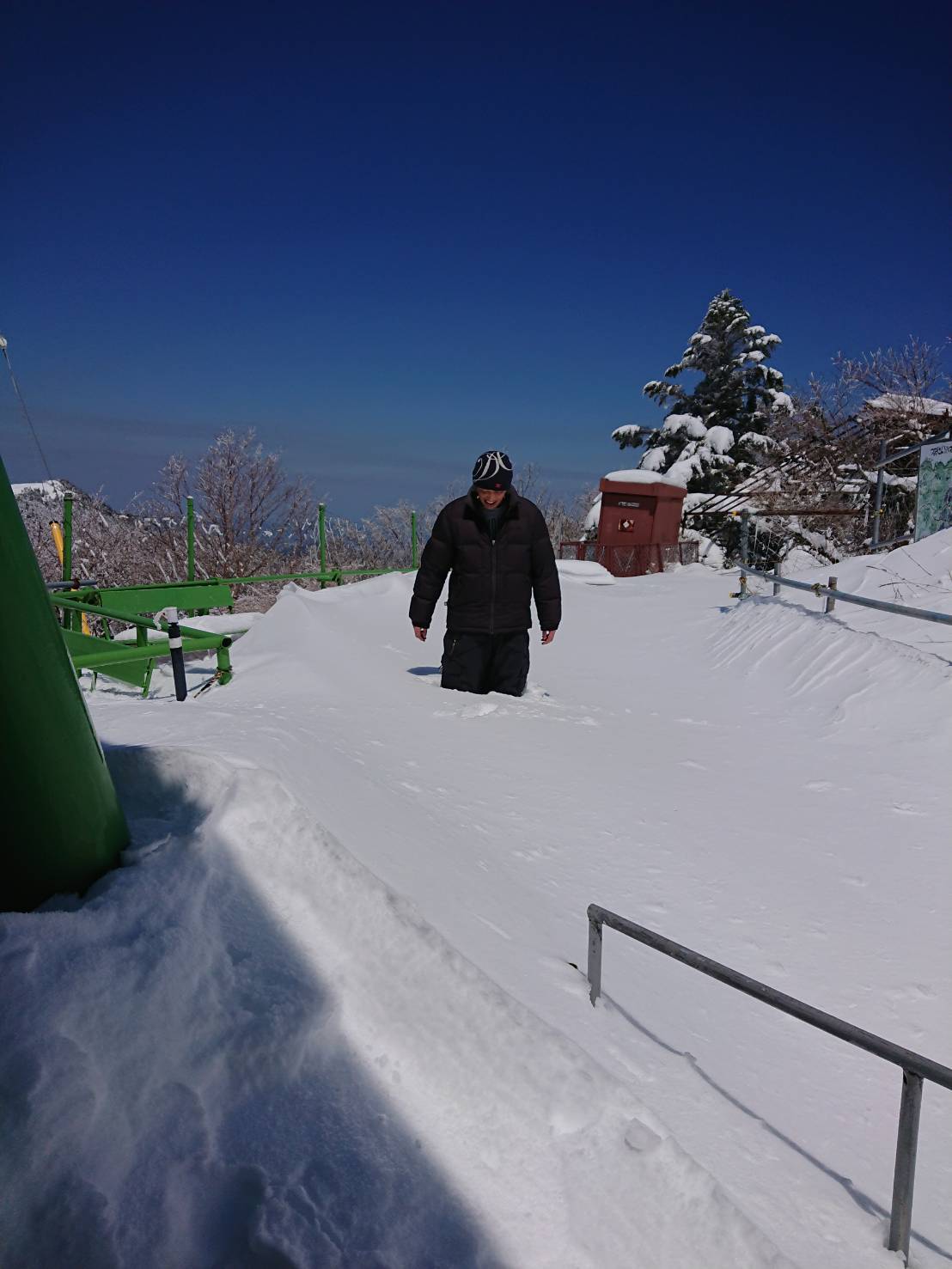 4月14日(火)晴れ。大積雪の晴れ。_c0089831_22043614.jpeg