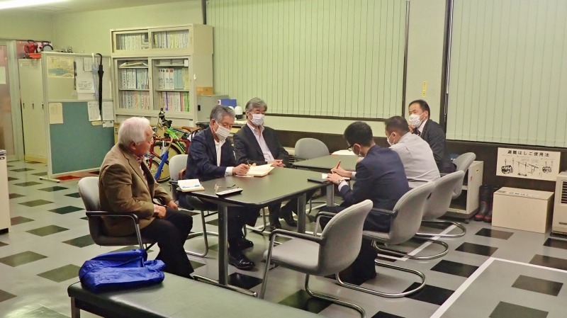 昨夜は\"重要な作戦会議\"が開かれました。_c0336902_21561750.jpg