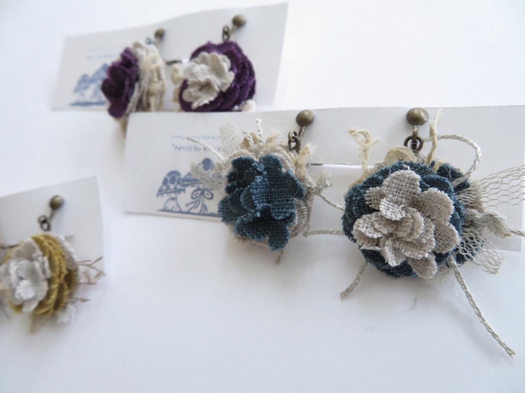 リネン のお花のアクセサリー、全部見せます、魅せます！通販も対応します！_f0129557_16412326.jpeg