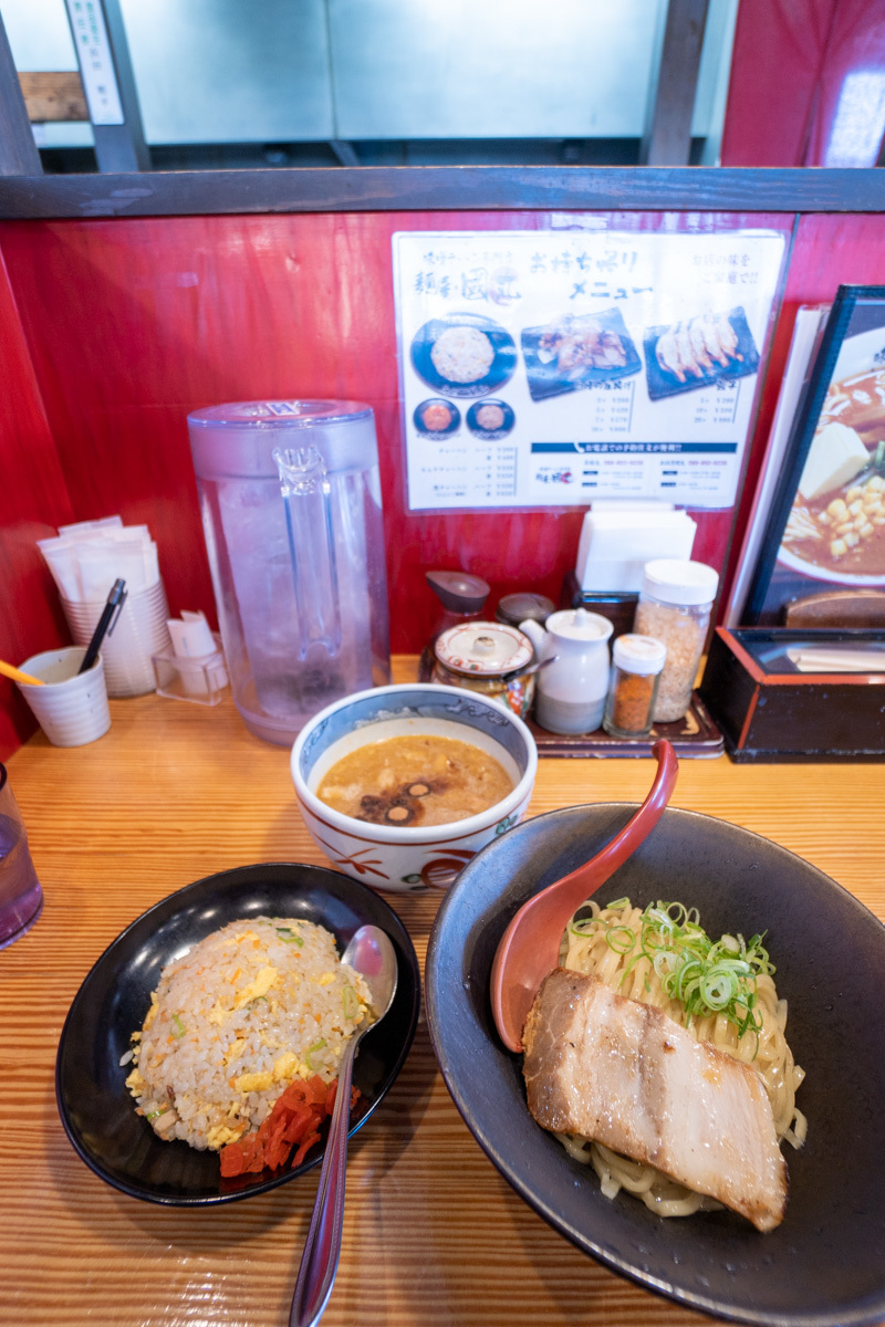 味噌ラーメン専門店 麺屋 國丸。 土佐道路店。で、肉味噌つけ麺_a0077663_18173343.jpg