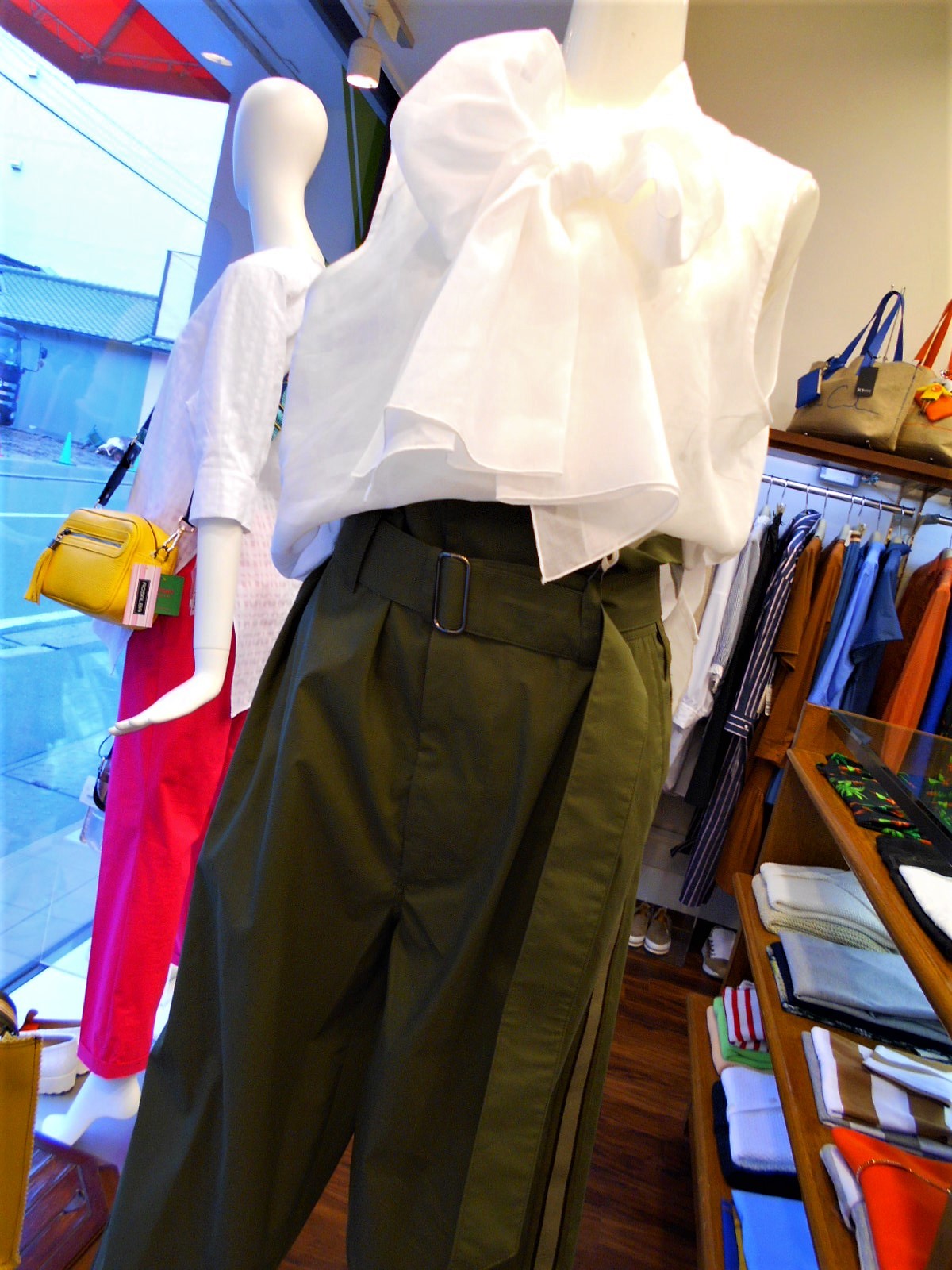 ボウタイ付きブラウス・・・・・☆_c0113499_16395653.jpg