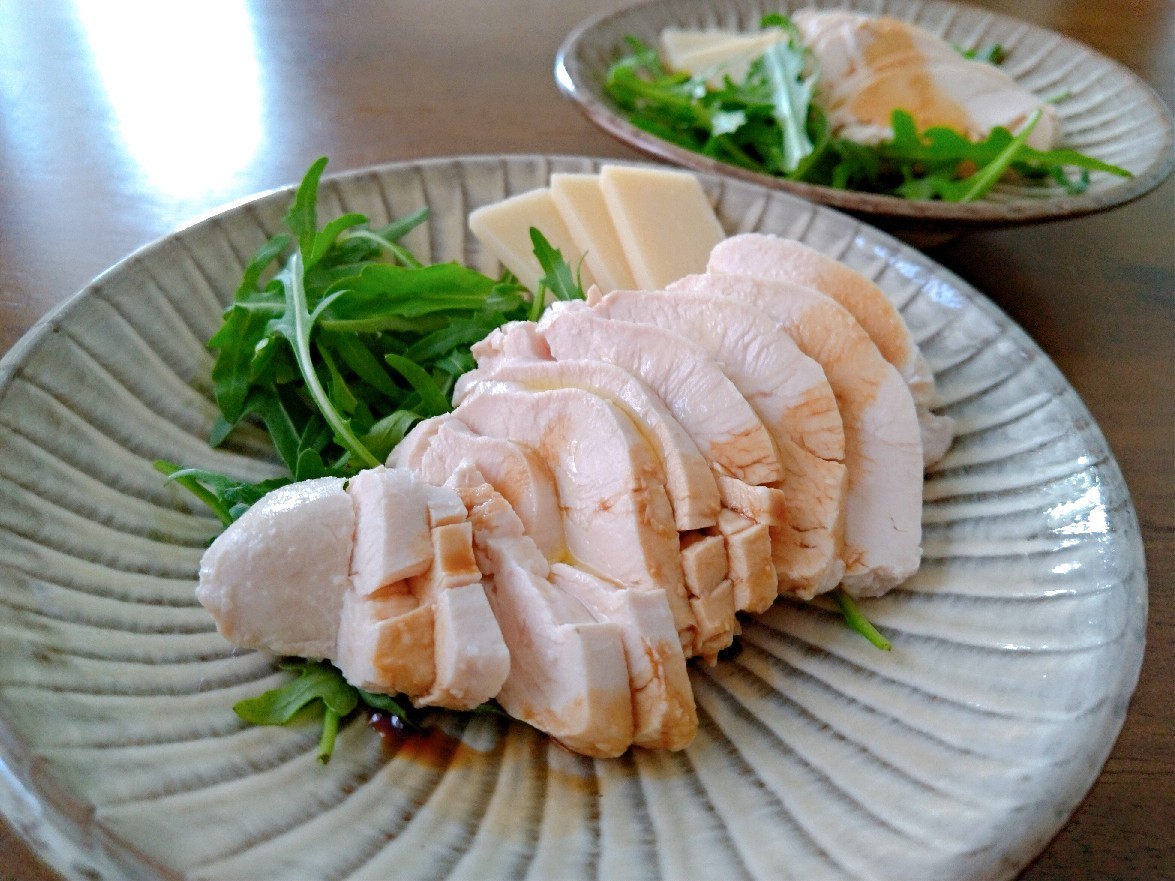 熱湯にドボンするだけ鶏ハム まるちゃんのシンプルお家ごはん シンガポール