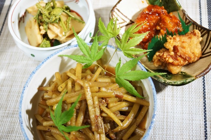 ■季節料理・ファーム発【蕗の甘辛炒め煮/お友達からの差し入れおかず】_b0033423_23083265.jpg