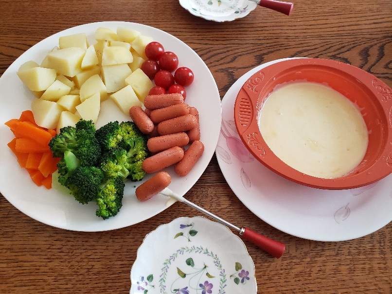 今日のお昼ごはんチーズフォンデュ Chokopiro39 S Blog 今日のお昼ごはんチーズフォンデュ Chokopiro39 S Blog