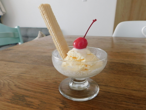 実在するのか!? 純喫茶でウエハースがのったアイスクリームに出会いたい_e0288945_22252621.jpg