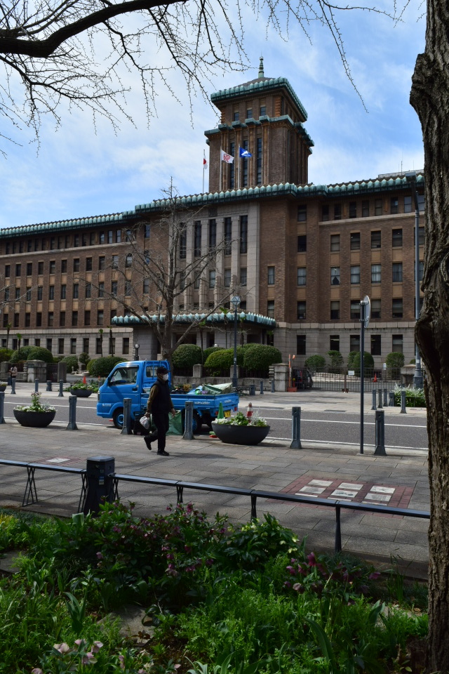 横浜市中区日本大通りの神奈川県庁本庁舎(昭和モダン建築探訪)_f0142606_09162445.jpg