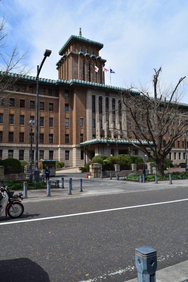 横浜市中区日本大通りの神奈川県庁本庁舎(昭和モダン建築探訪)_f0142606_09211762.jpg