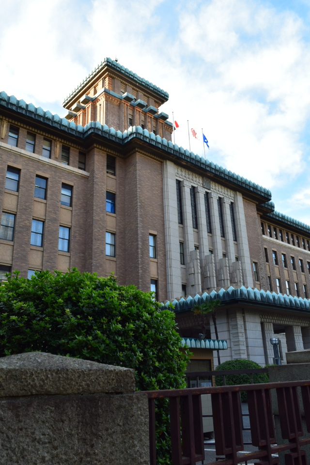 横浜市中区日本大通りの神奈川県庁本庁舎(昭和モダン建築探訪)_f0142606_09542909.jpg