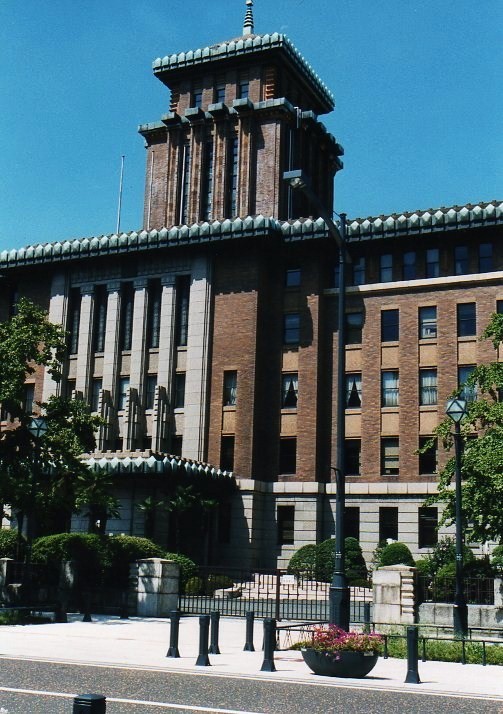 横浜市中区日本大通りの神奈川県庁本庁舎(昭和モダン建築探訪)_f0142606_10481957.jpg