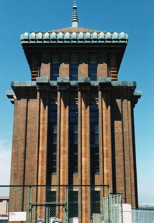 横浜市中区日本大通りの神奈川県庁本庁舎(昭和モダン建築探訪)_f0142606_10502507.jpg